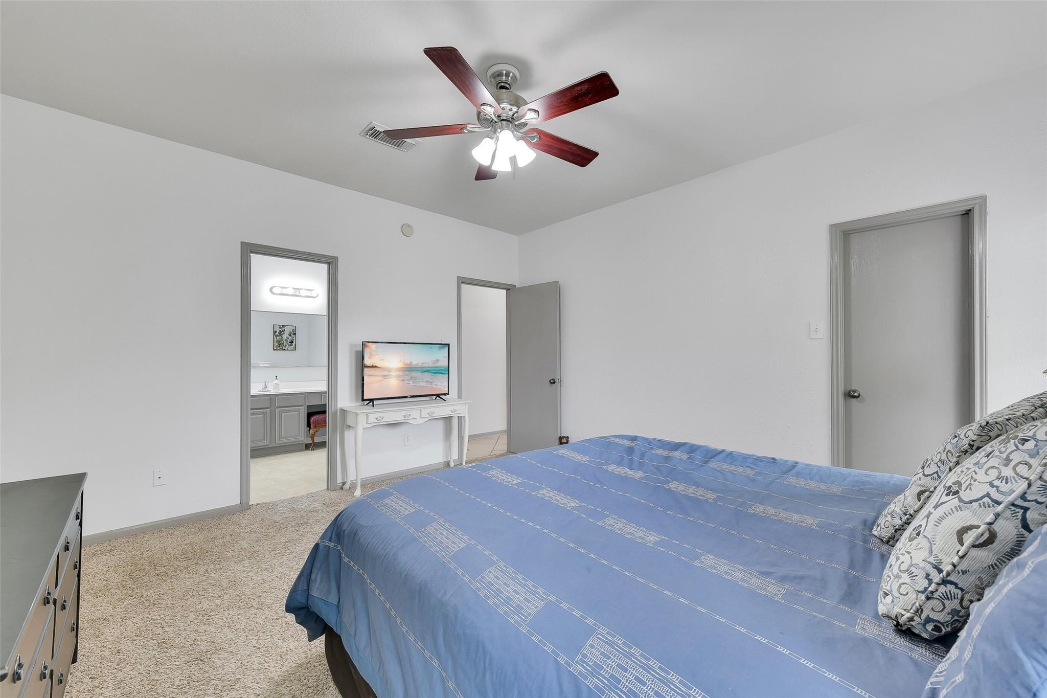 1056 Cabot Cove