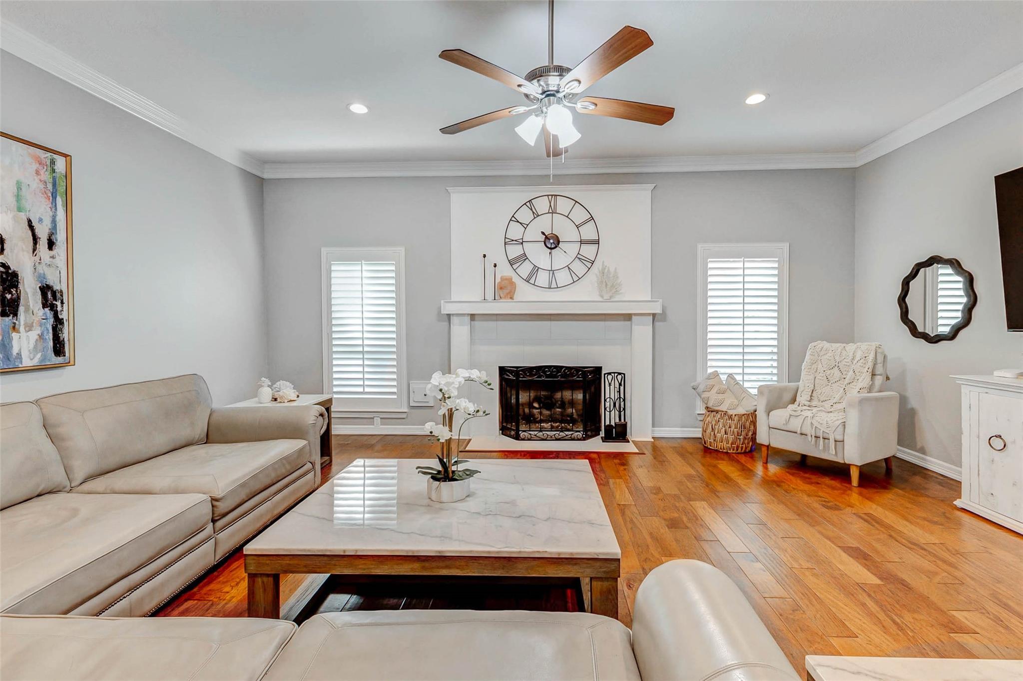 2926 E Elm Circle