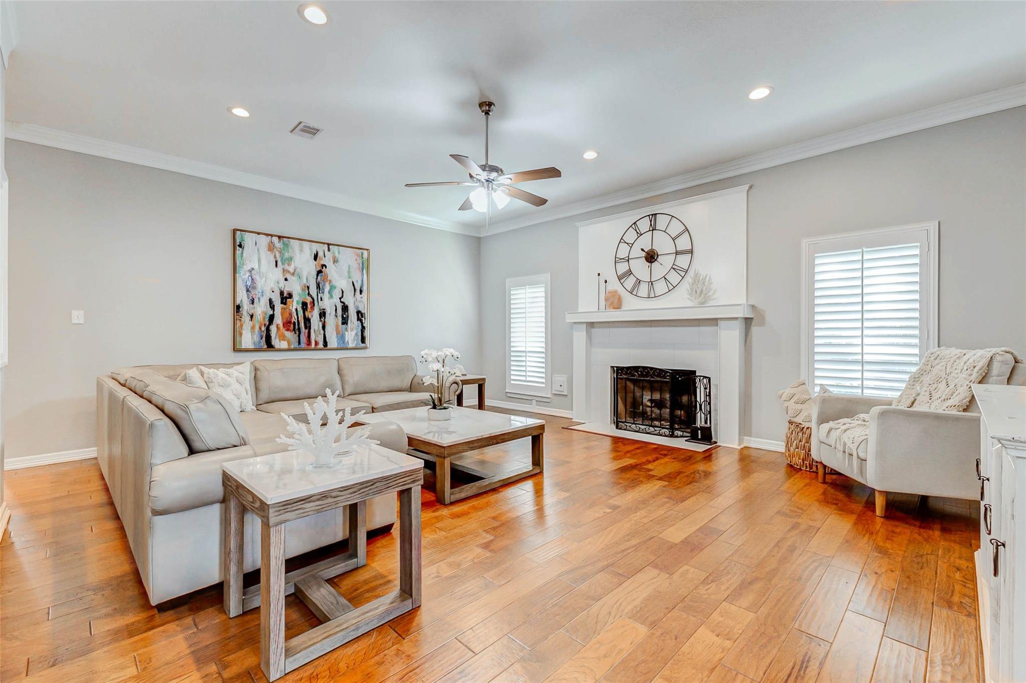 2926 E Elm Circle