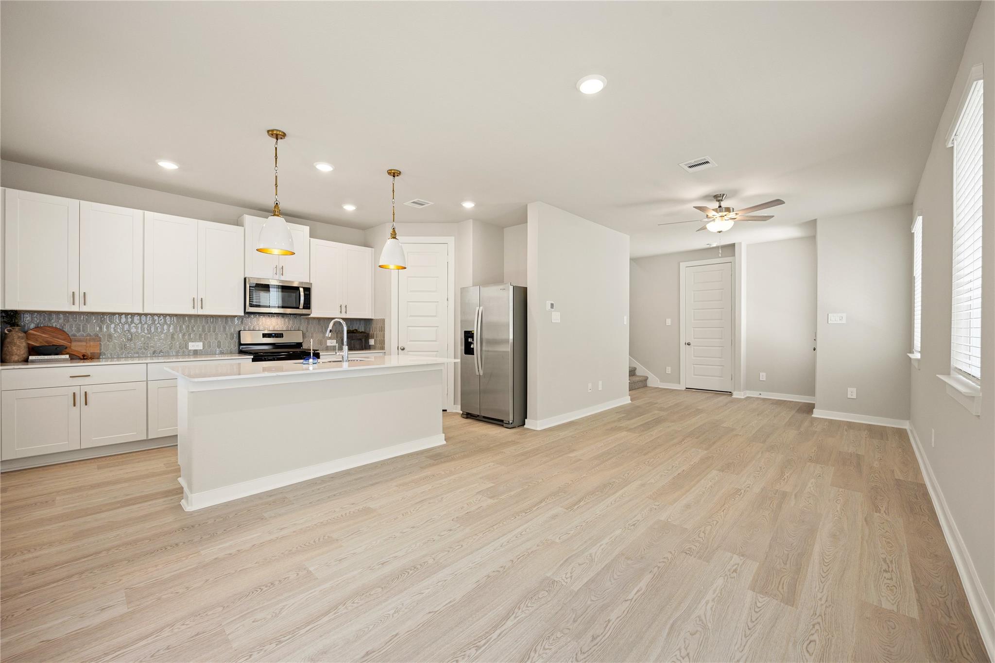 10015 Rustic Charm Street