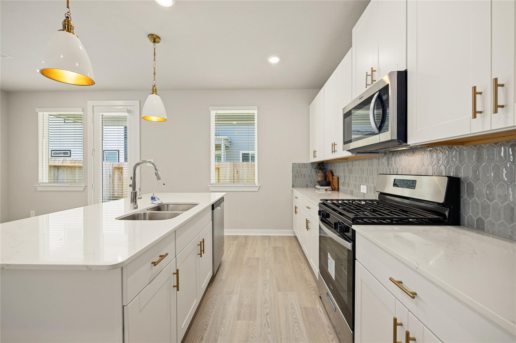 10015 Rustic Charm Street