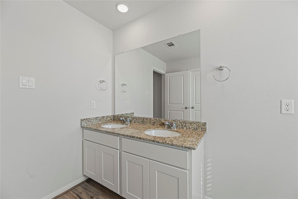 5263 Shallowhurst Lane