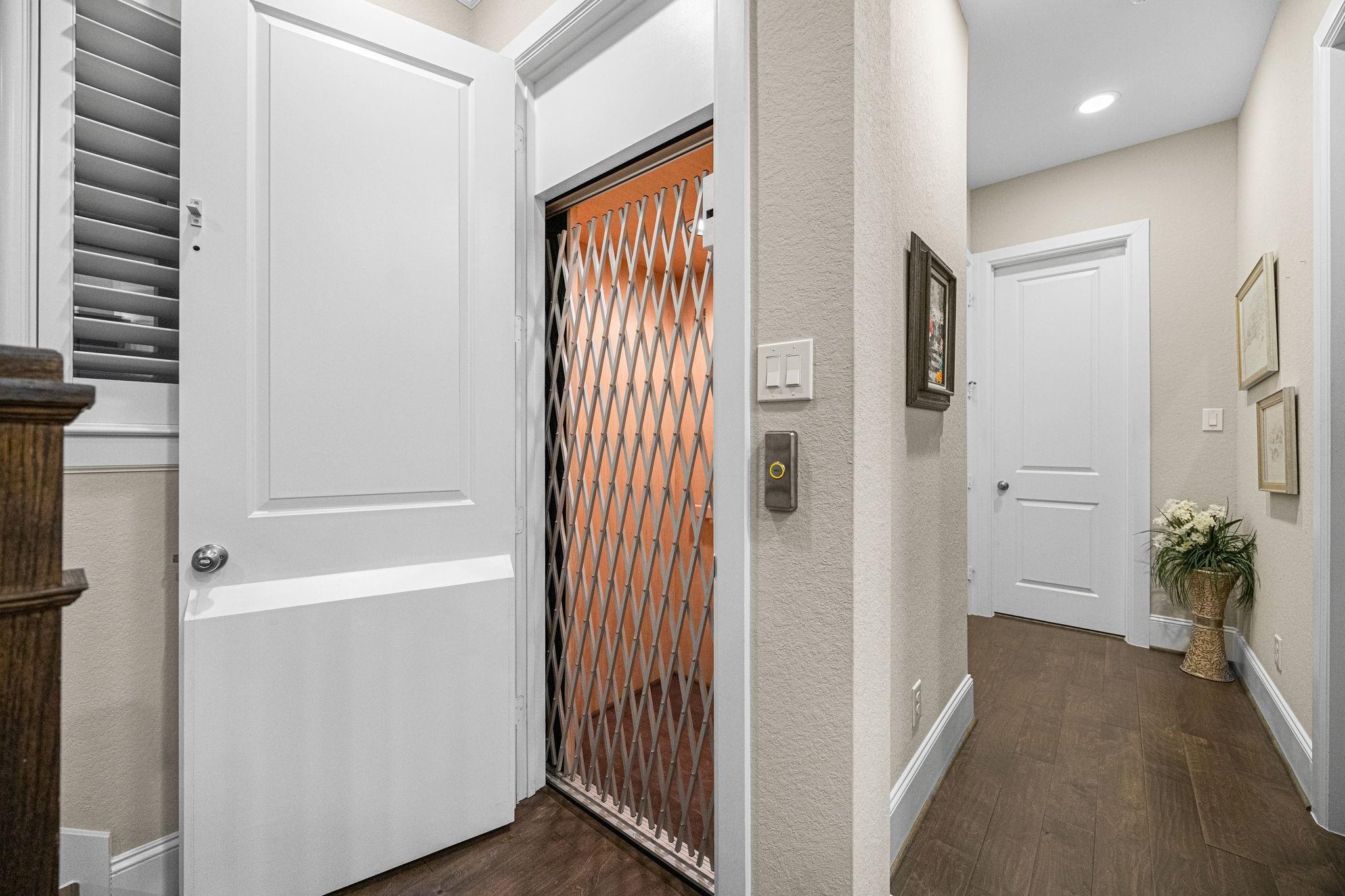 11932 Stirling Row Lane