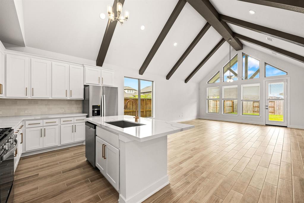 801 Laguna Green Lane