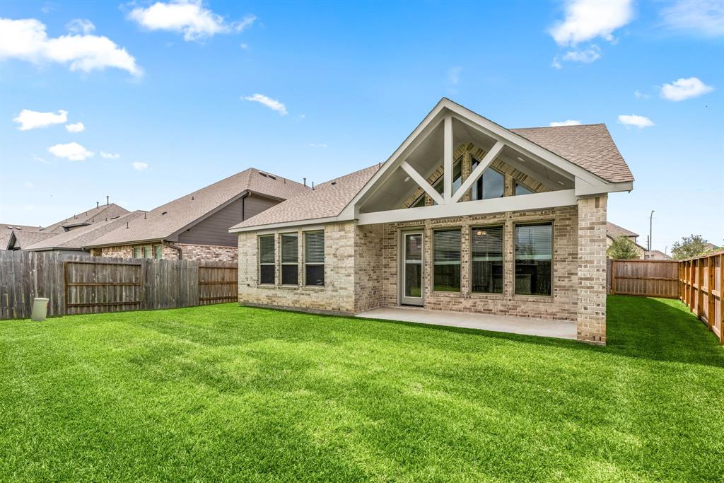 801 Laguna Green Lane