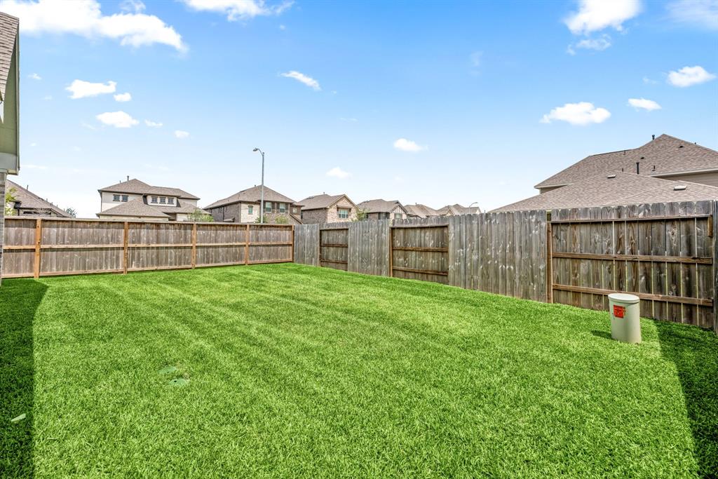 801 Laguna Green Lane