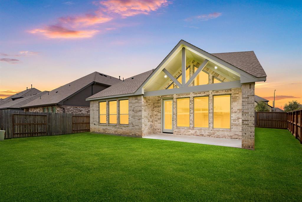 801 Laguna Green Lane