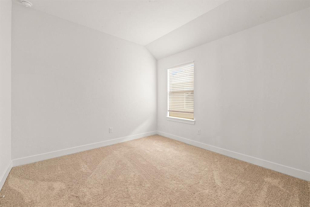 801 Laguna Green Lane