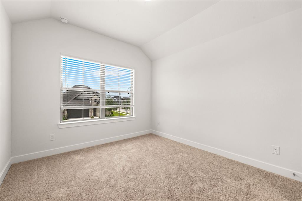 801 Laguna Green Lane