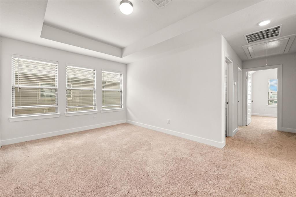801 Laguna Green Lane