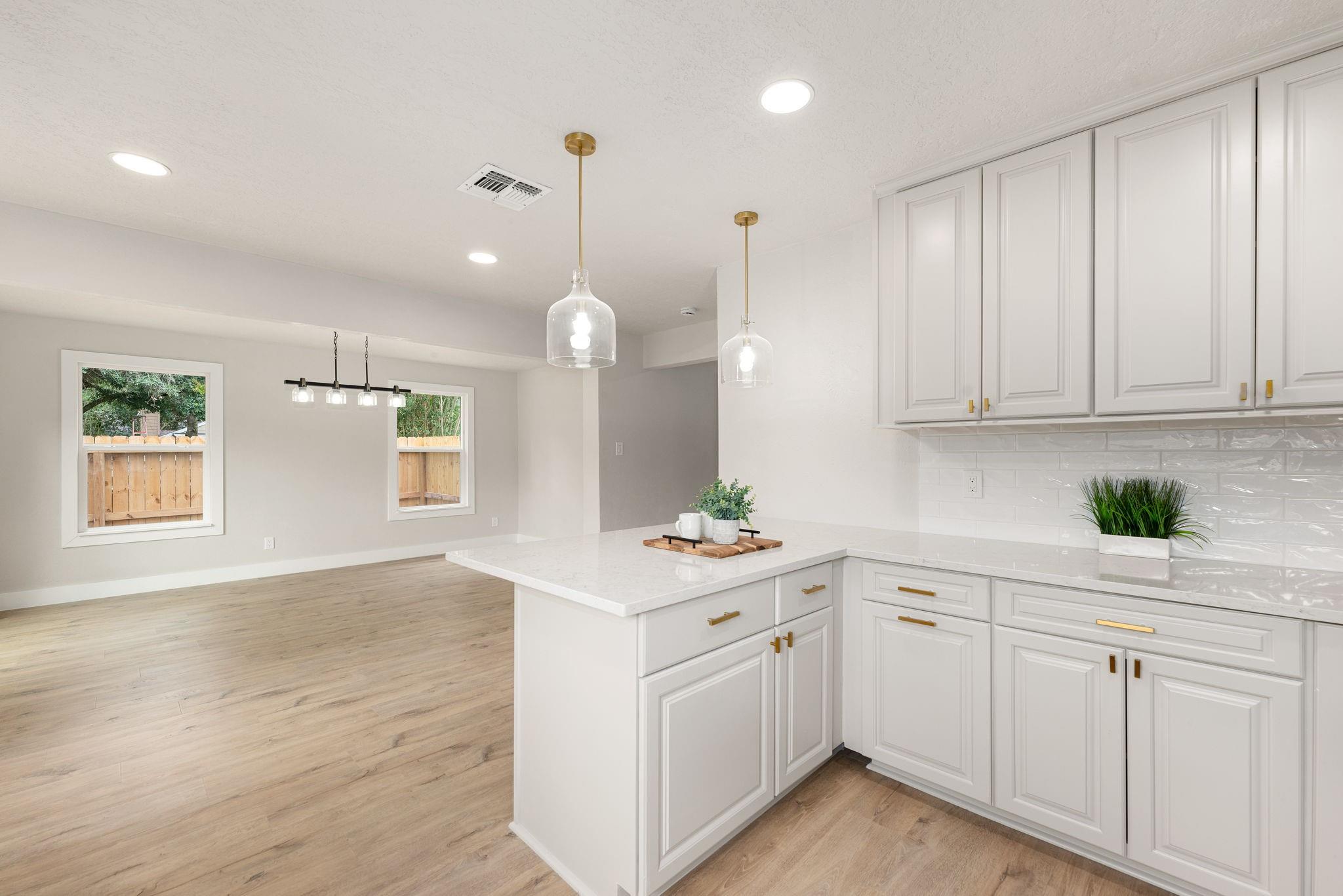 90 W High Oaks Circle