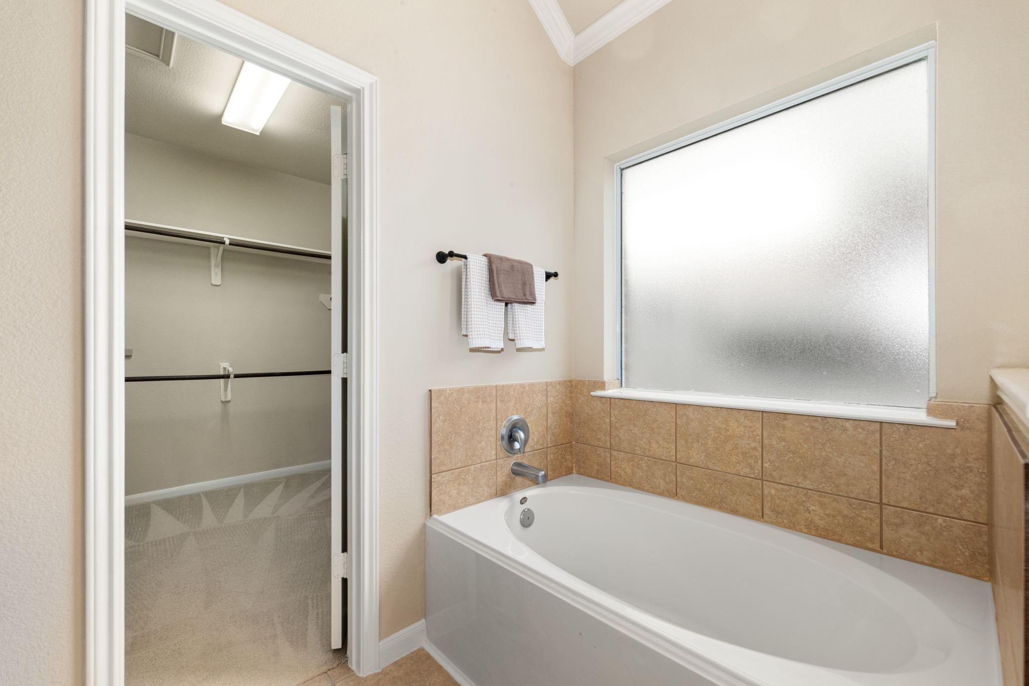 2911 Empire Oaks Lane