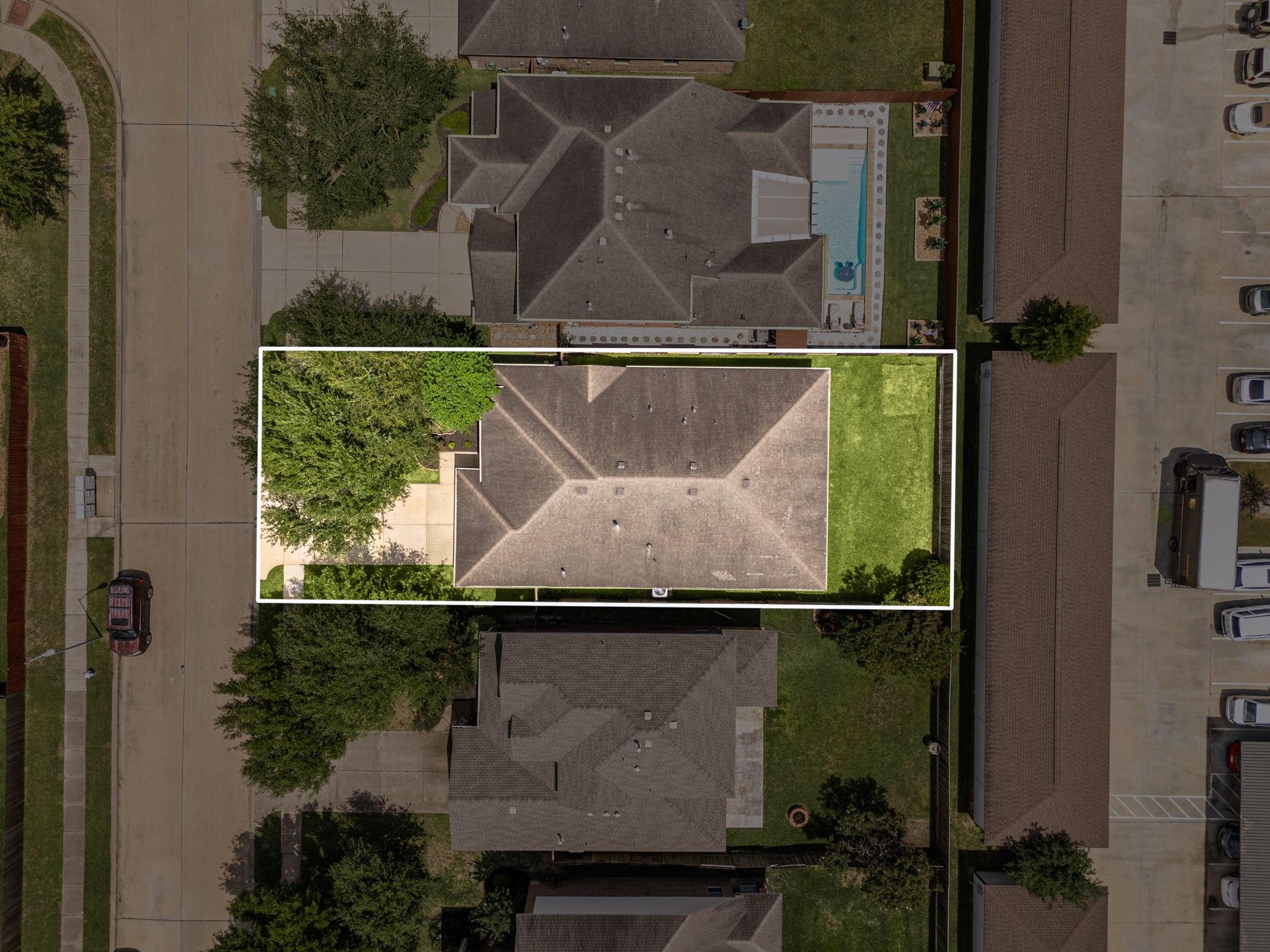 2911 Empire Oaks Lane