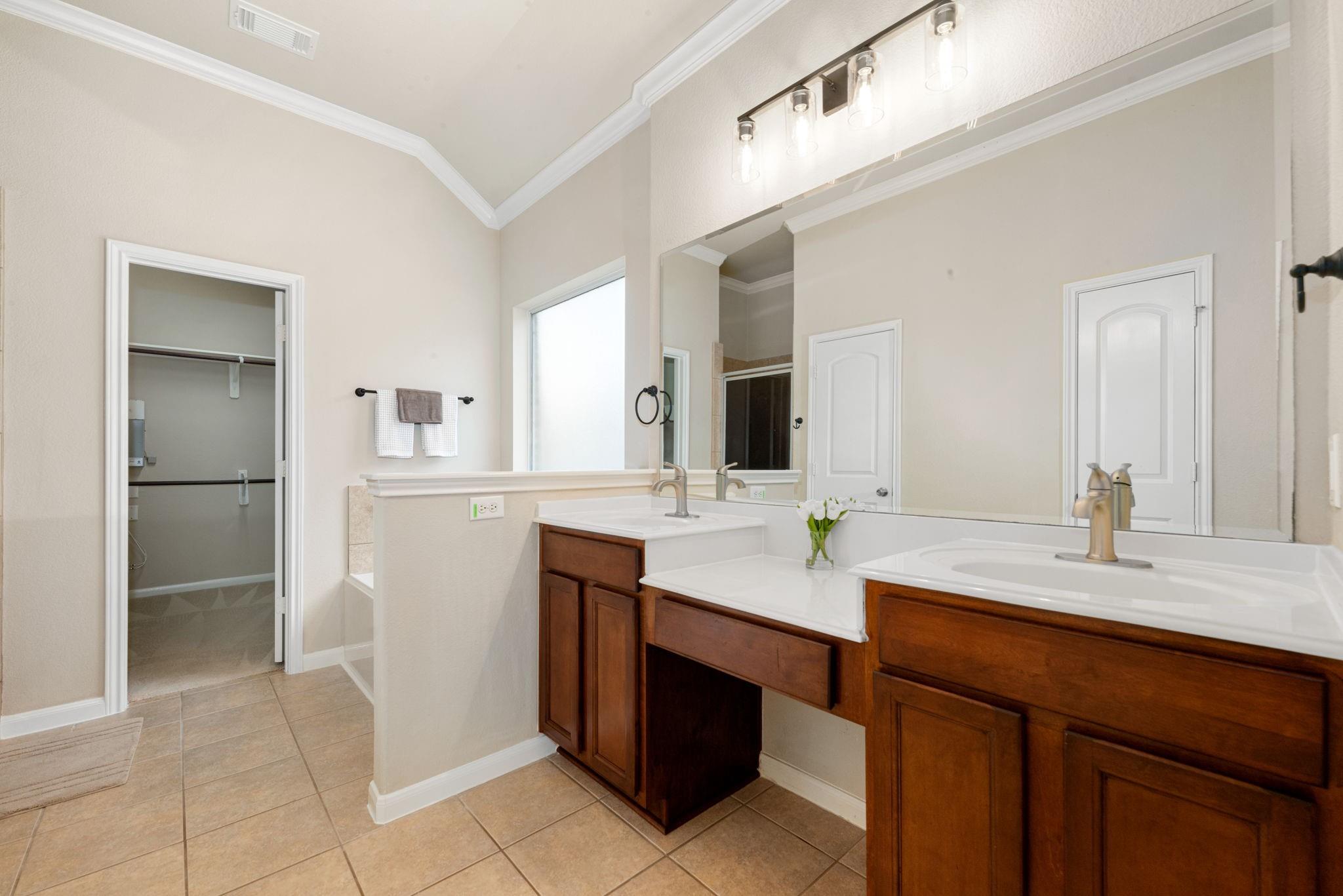 2911 Empire Oaks Lane