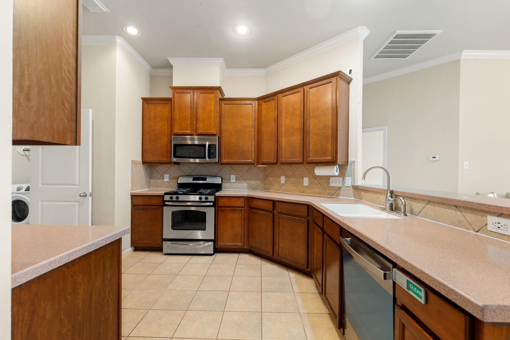 2911 Empire Oaks Lane