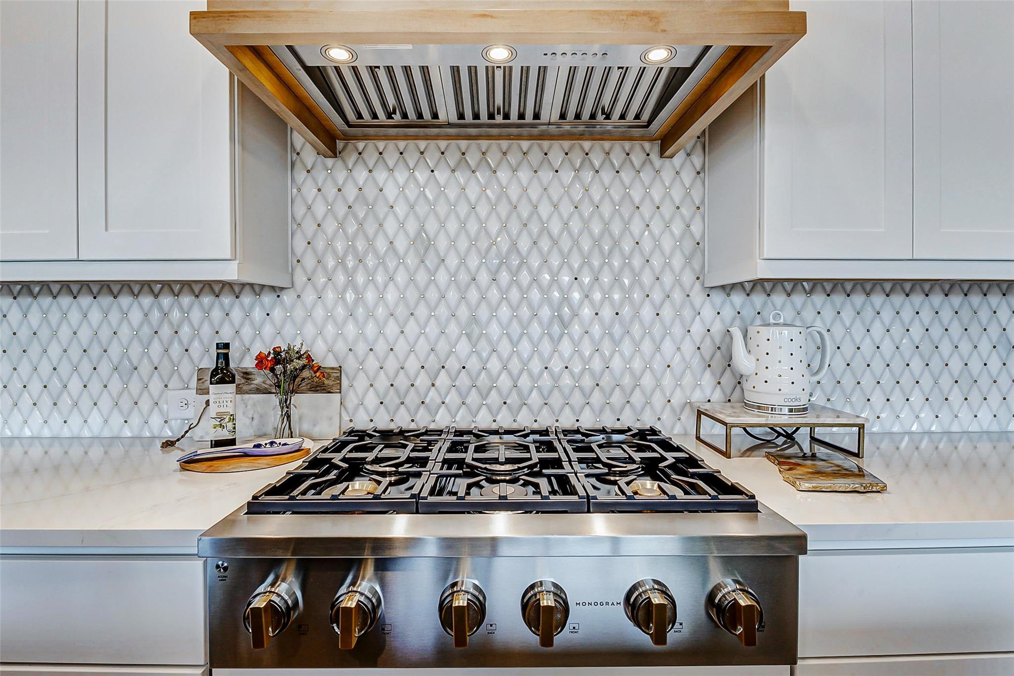 7606 Redwoods Forest Drive