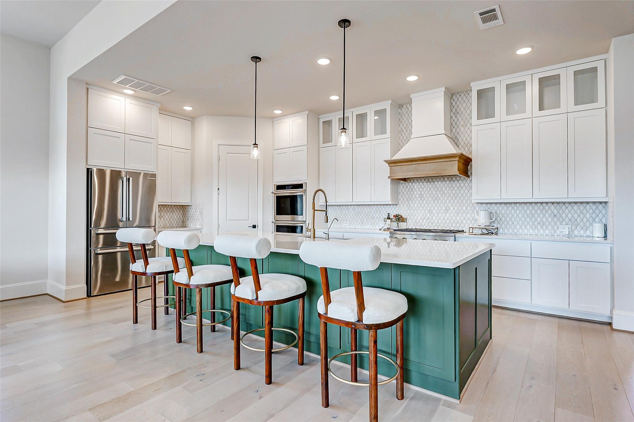 7606 Redwoods Forest Drive