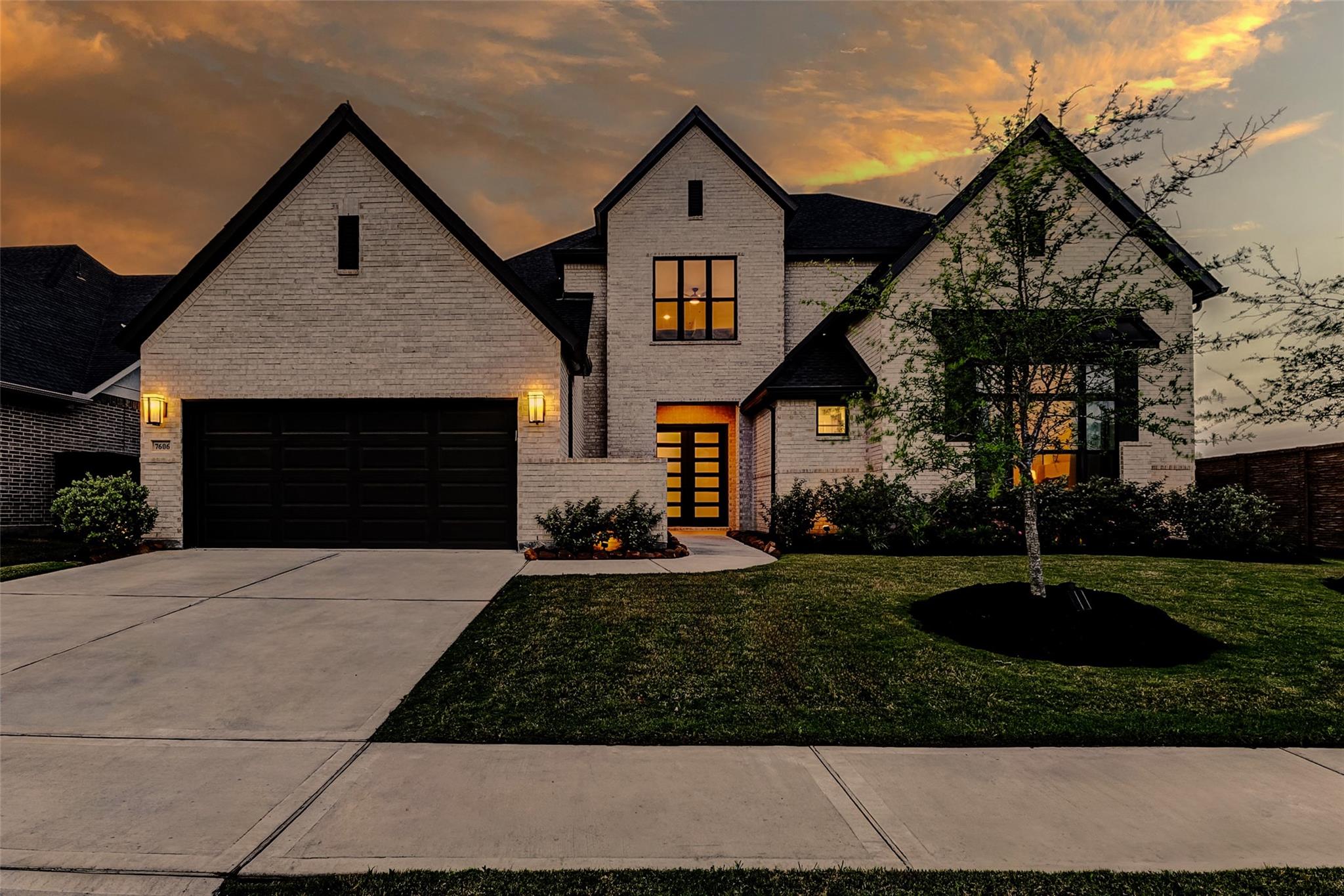 7606 Redwoods Forest Drive