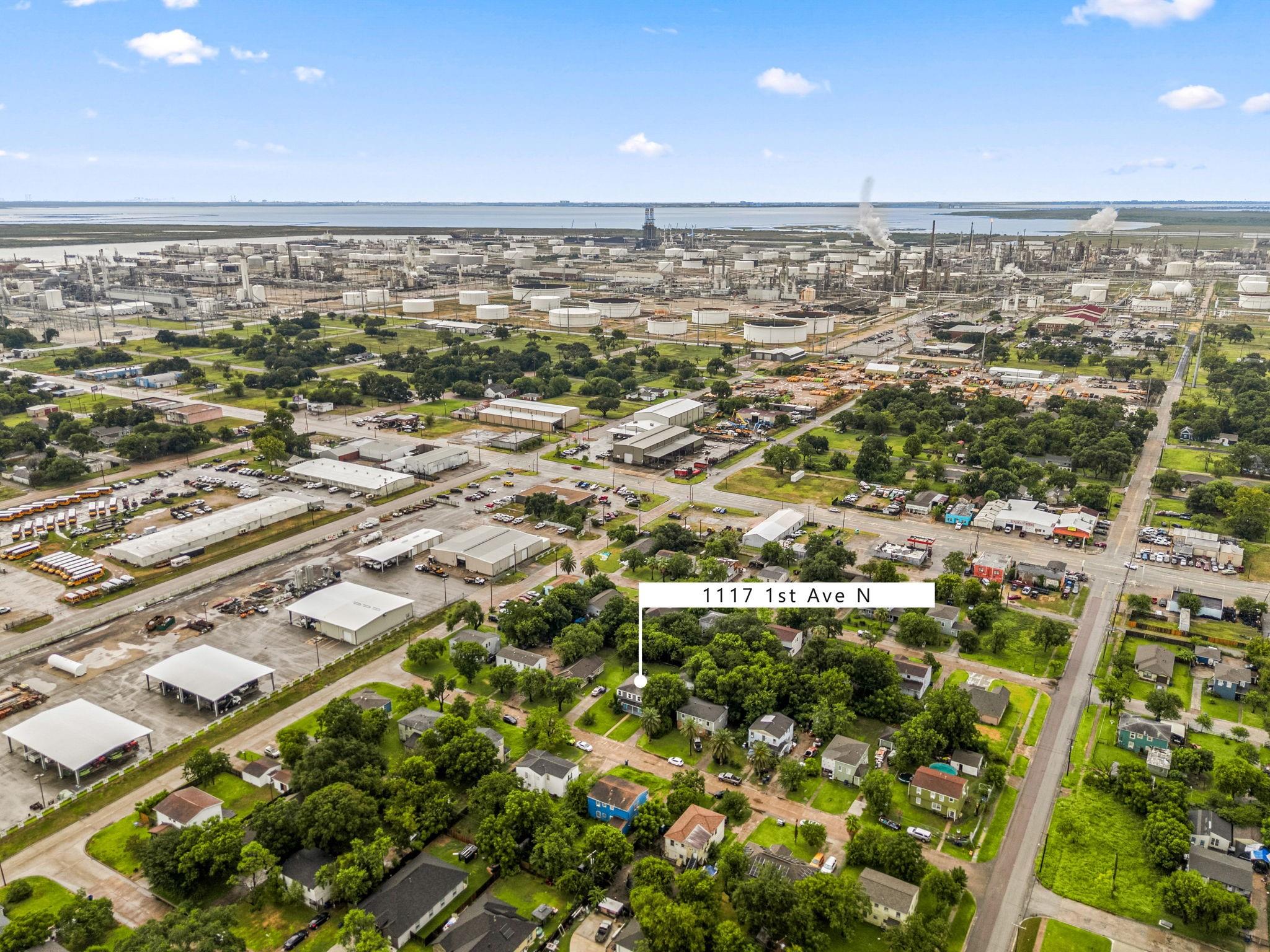 1117 & 1119 1st Ave N, Texas City