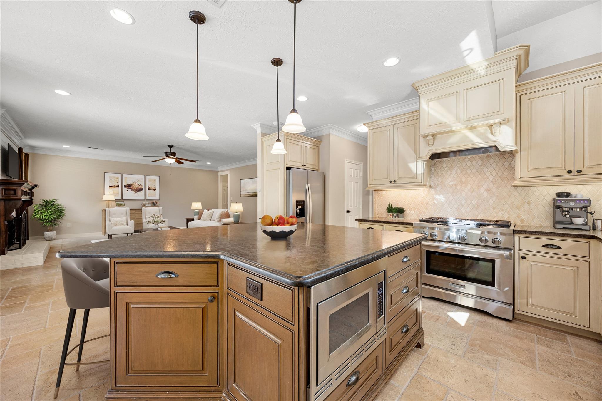 8631 Asprey Court