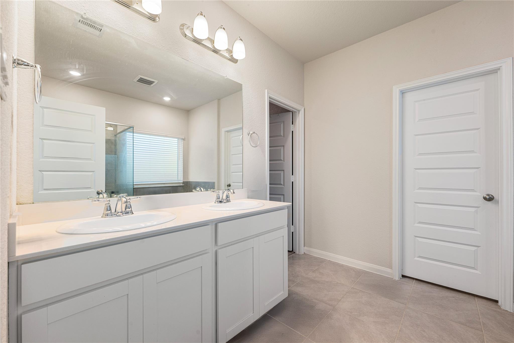 614 Ellwood Terrace Lane