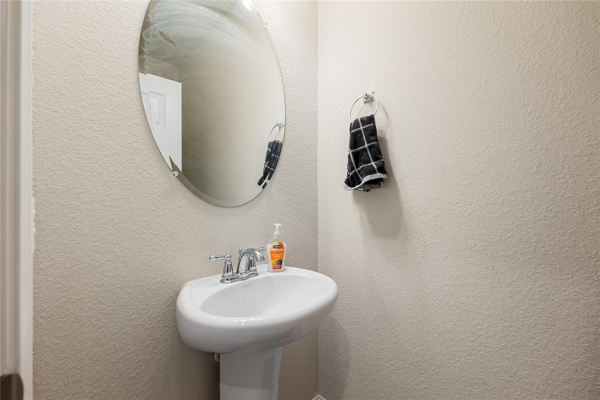 614 Ellwood Terrace Lane