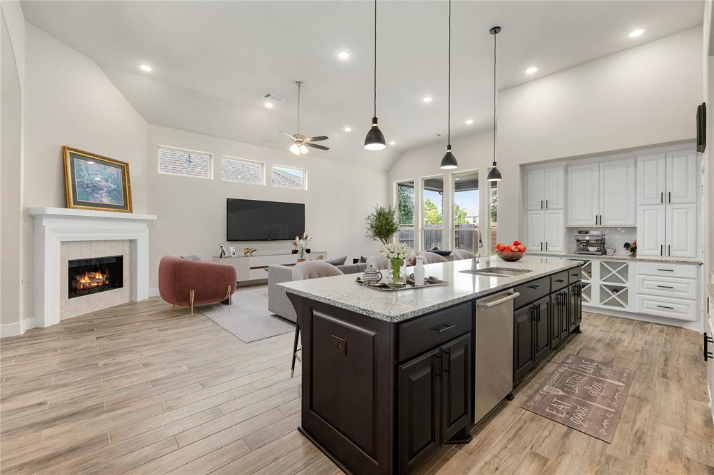 2714 Coastal Trail