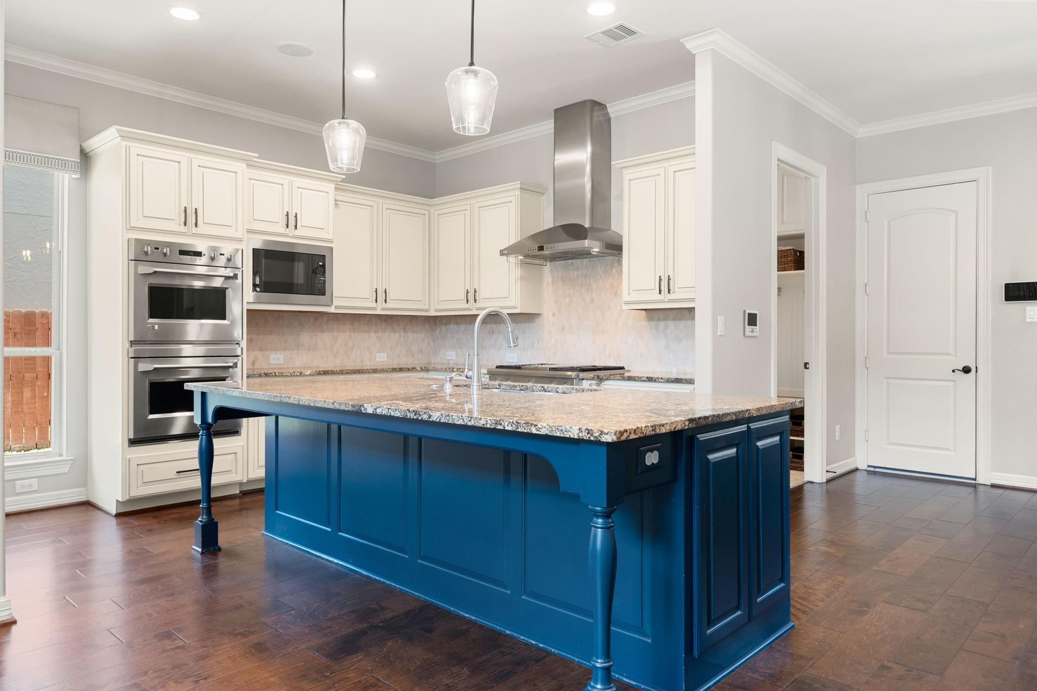 24826 Tall Juniper