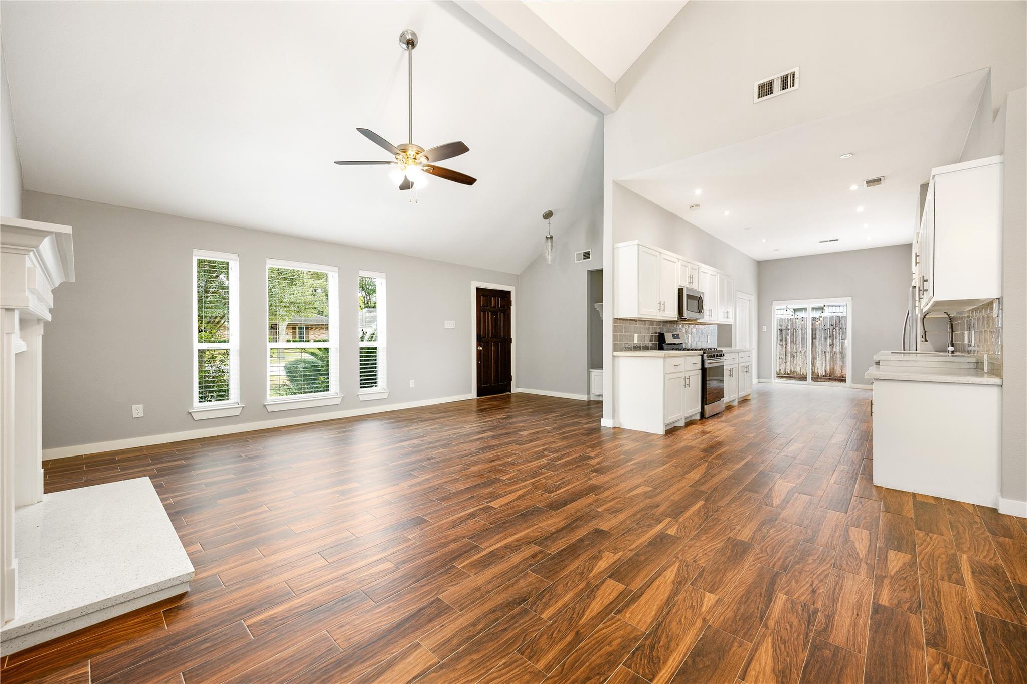 5122 Prairie Creek Drive