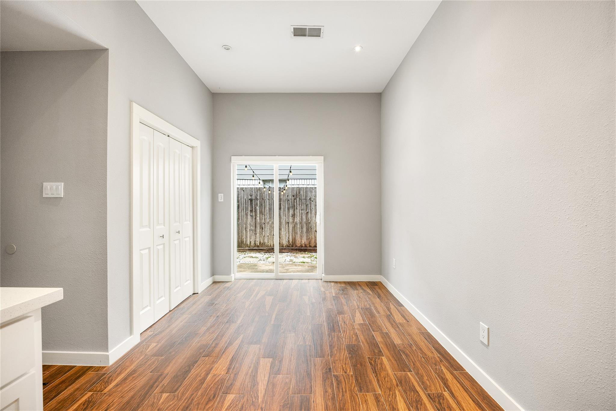 5122 Prairie Creek Drive