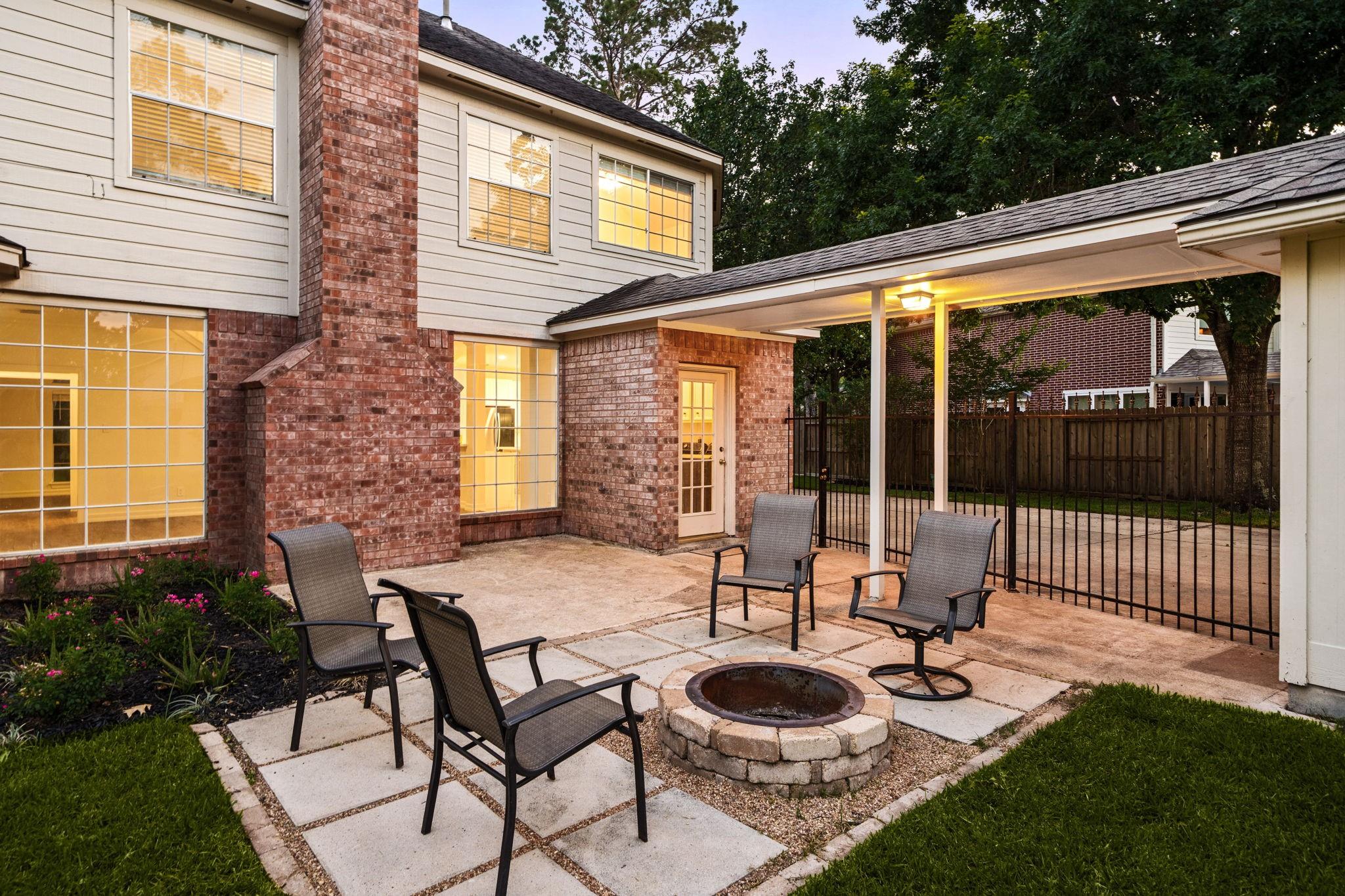 24726 Lakebriar Drive