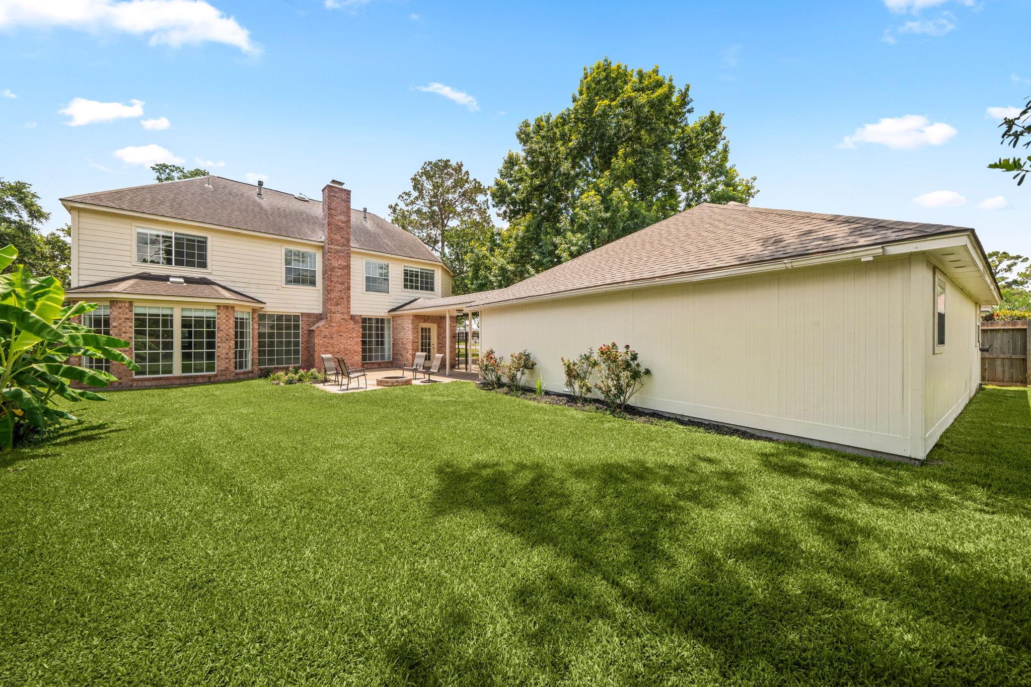 24726 Lakebriar Drive
