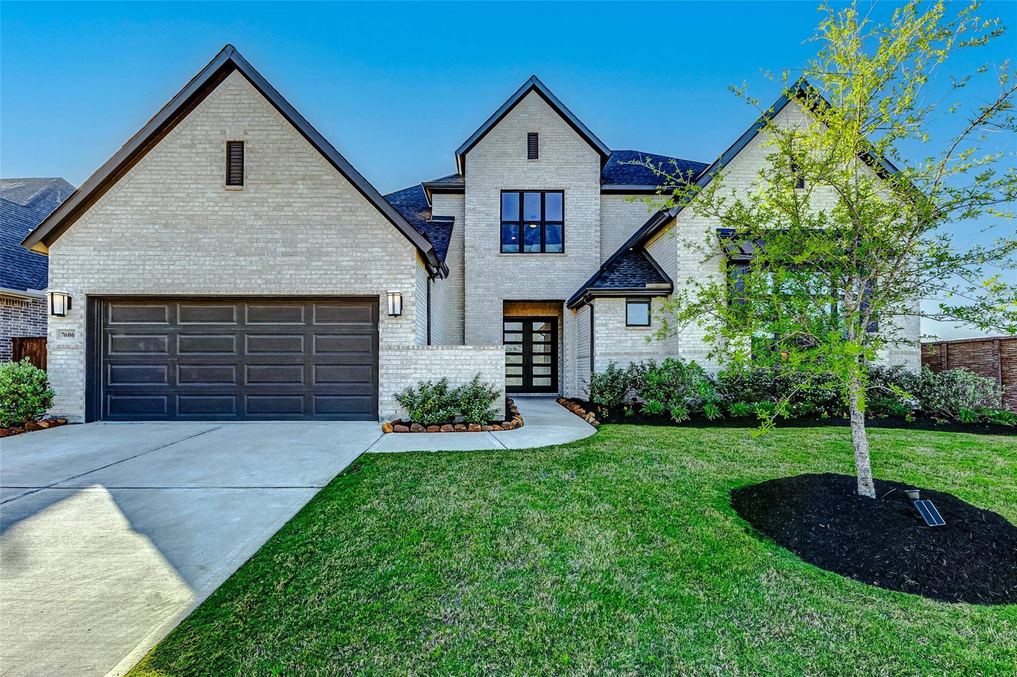 7606 Redwoods Forest Drive