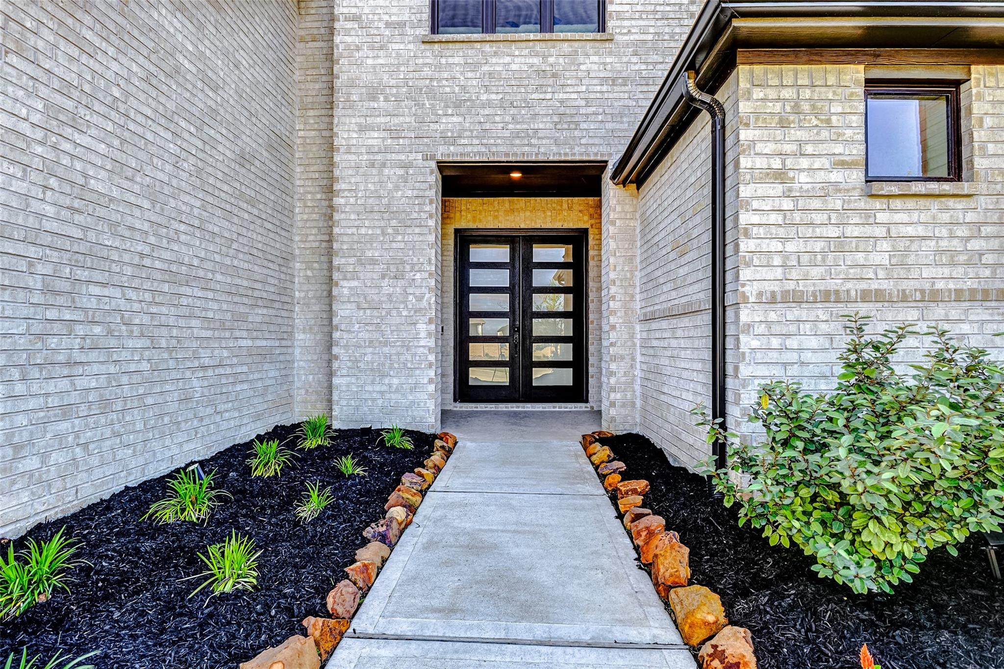 7606 Redwoods Forest Drive
