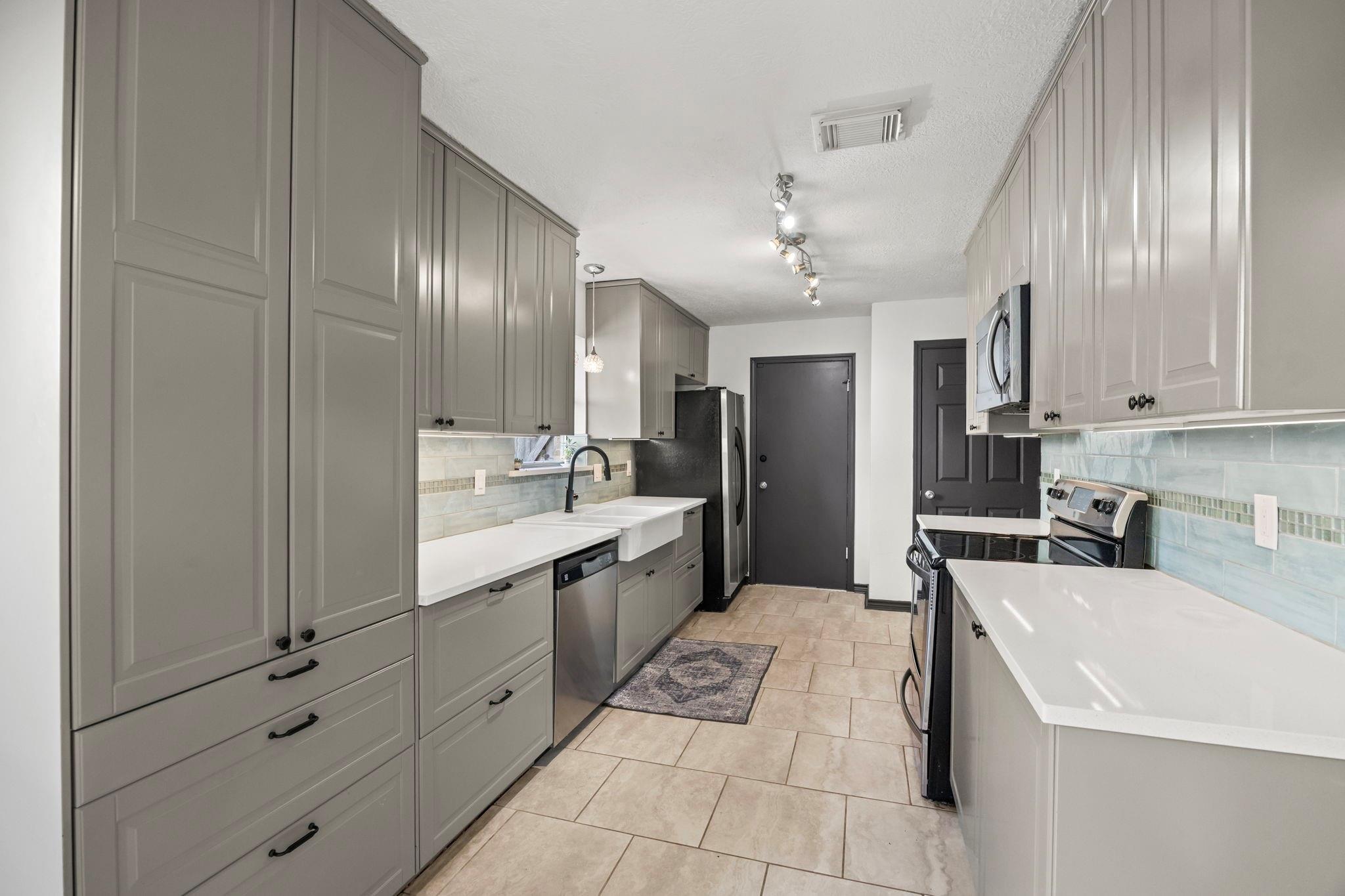 810 Hidden Canyon Road