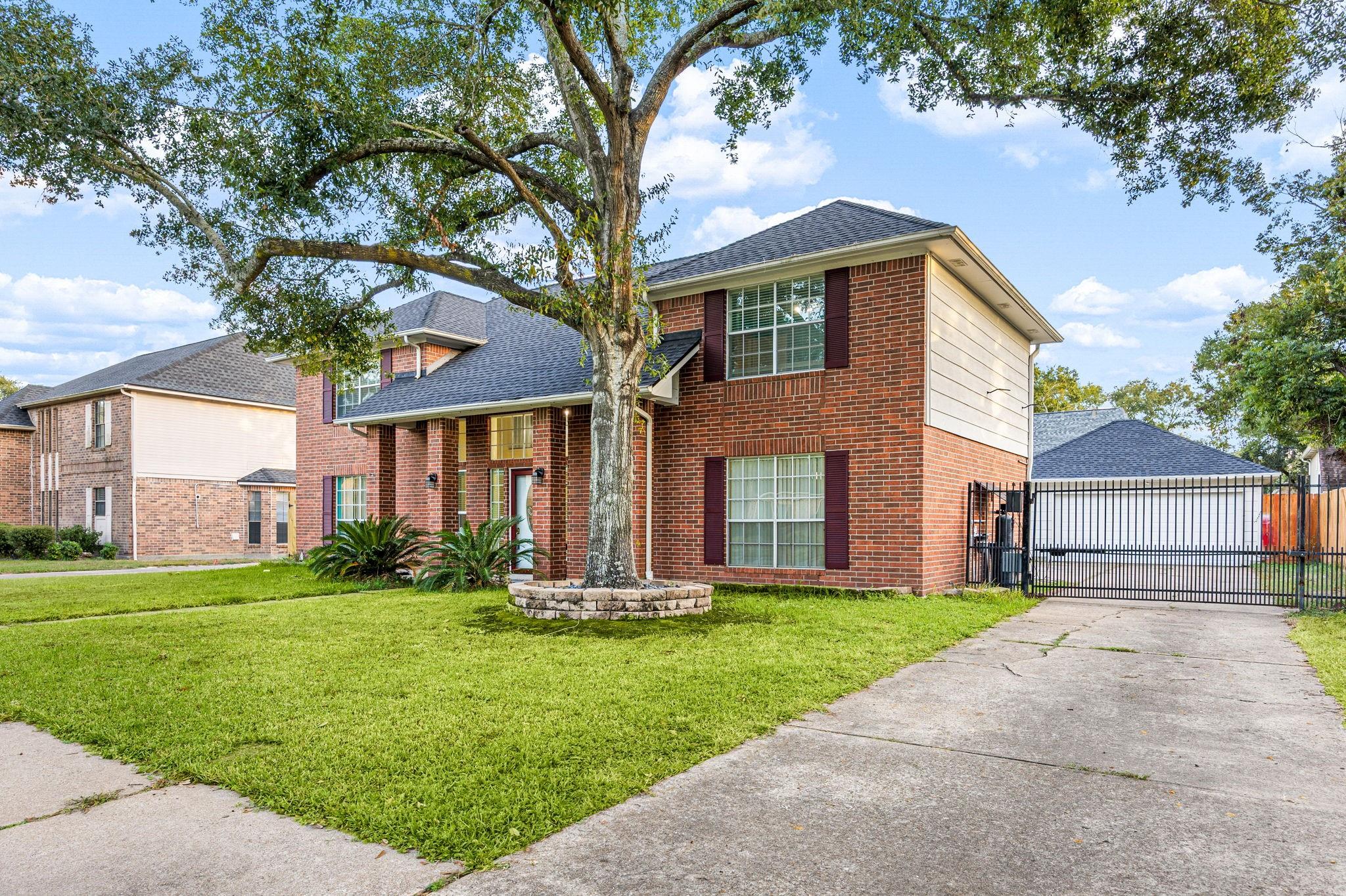 18311 Oak Hampton Drive