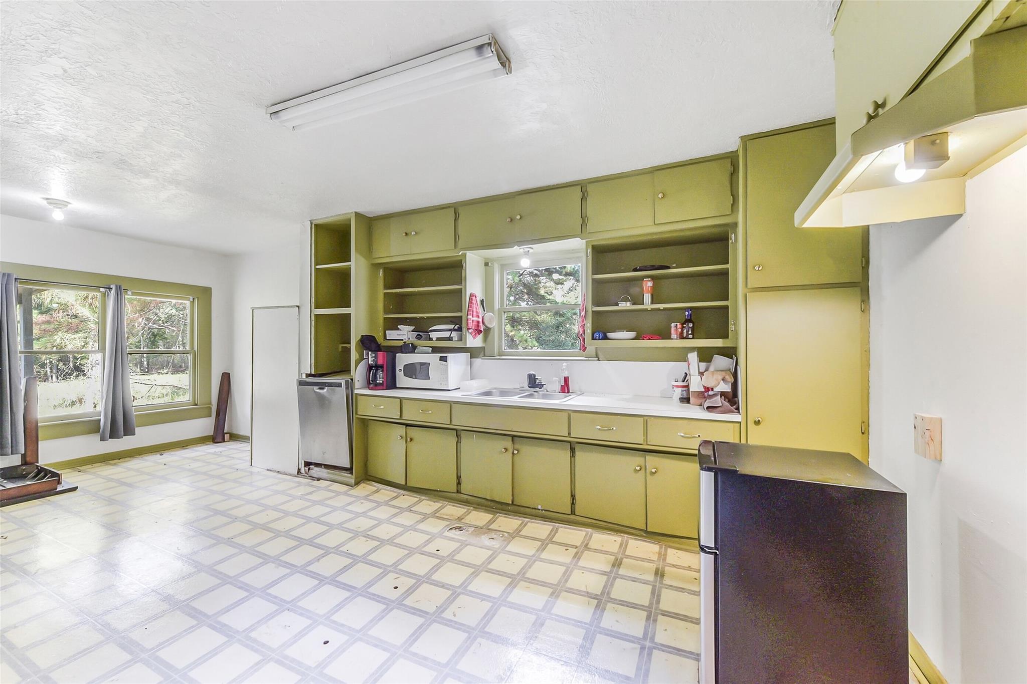 761 Longhorn Drive E