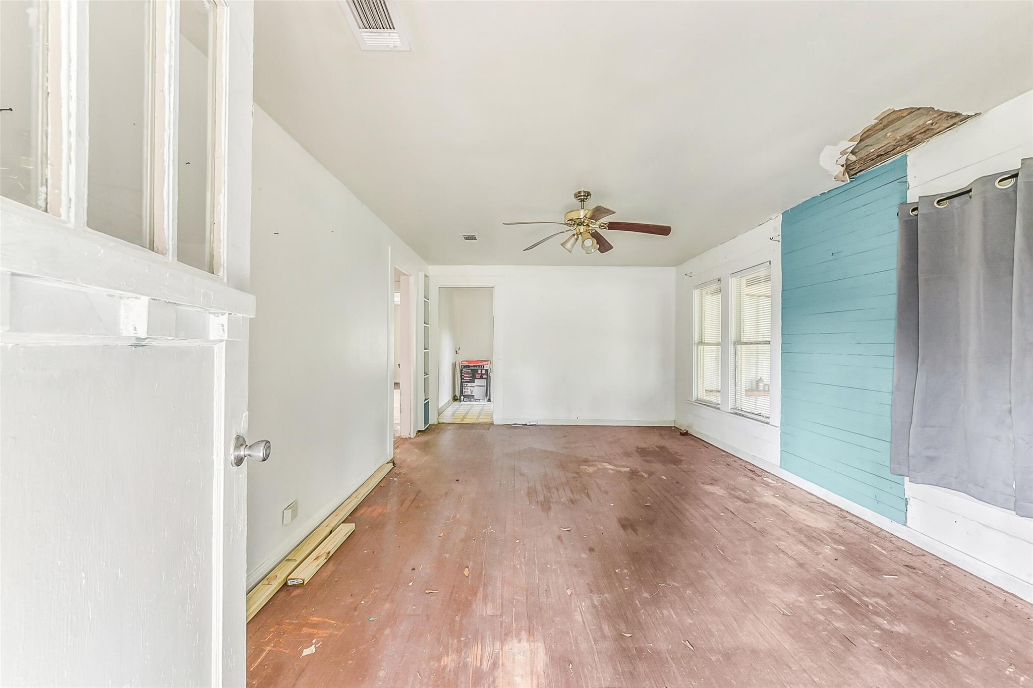 761 Longhorn Drive E