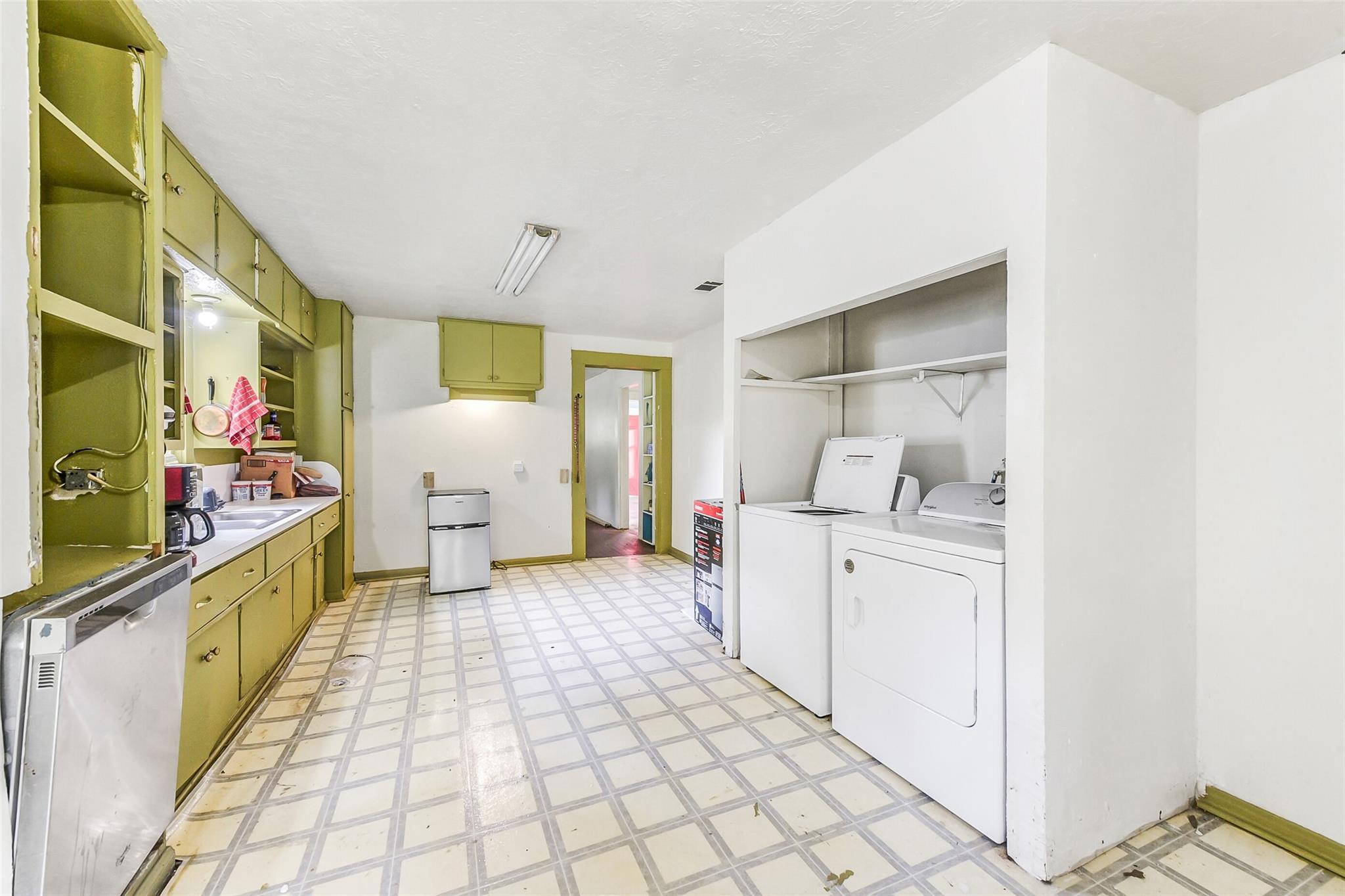 761 Longhorn Drive E