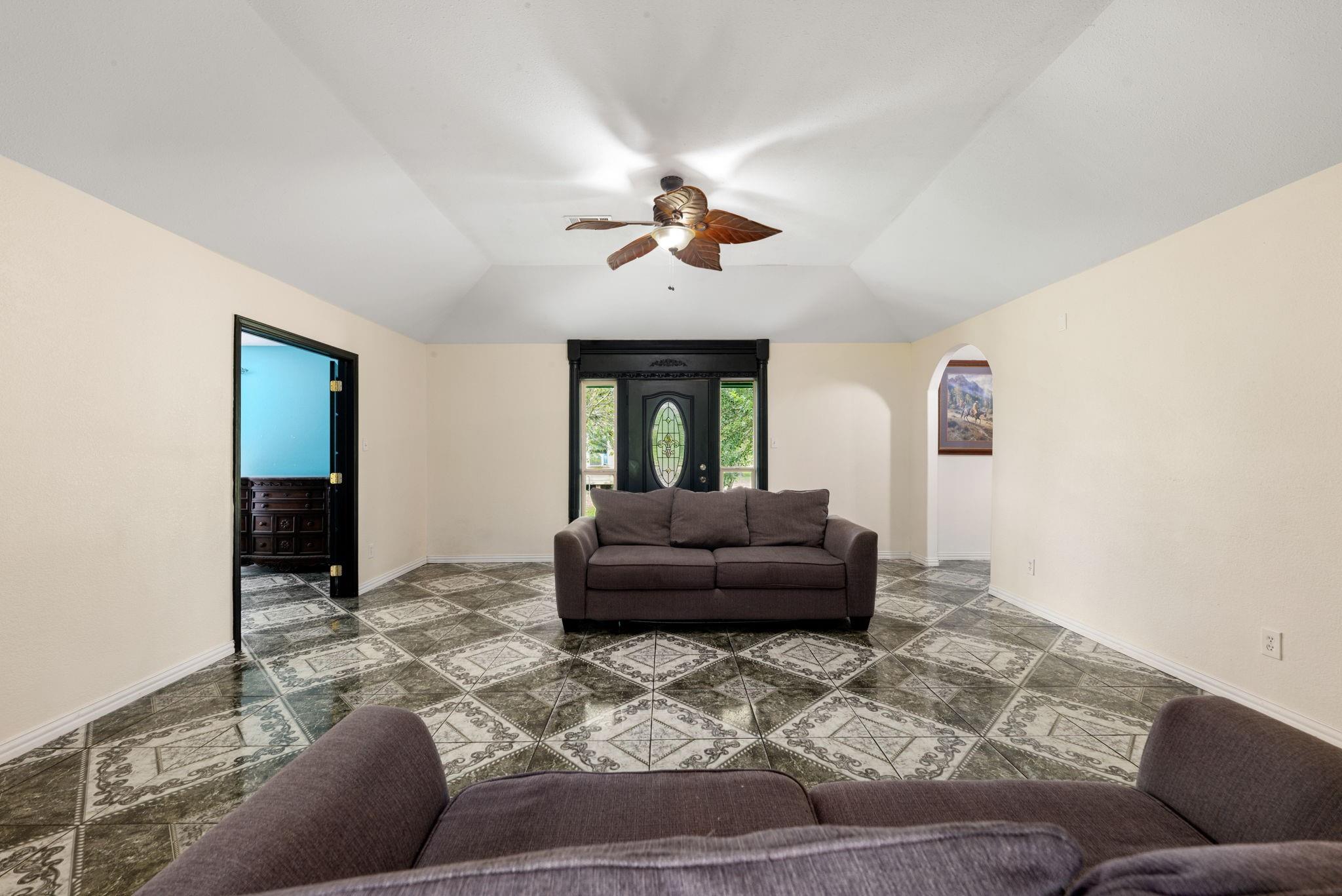5944 Noel Lane