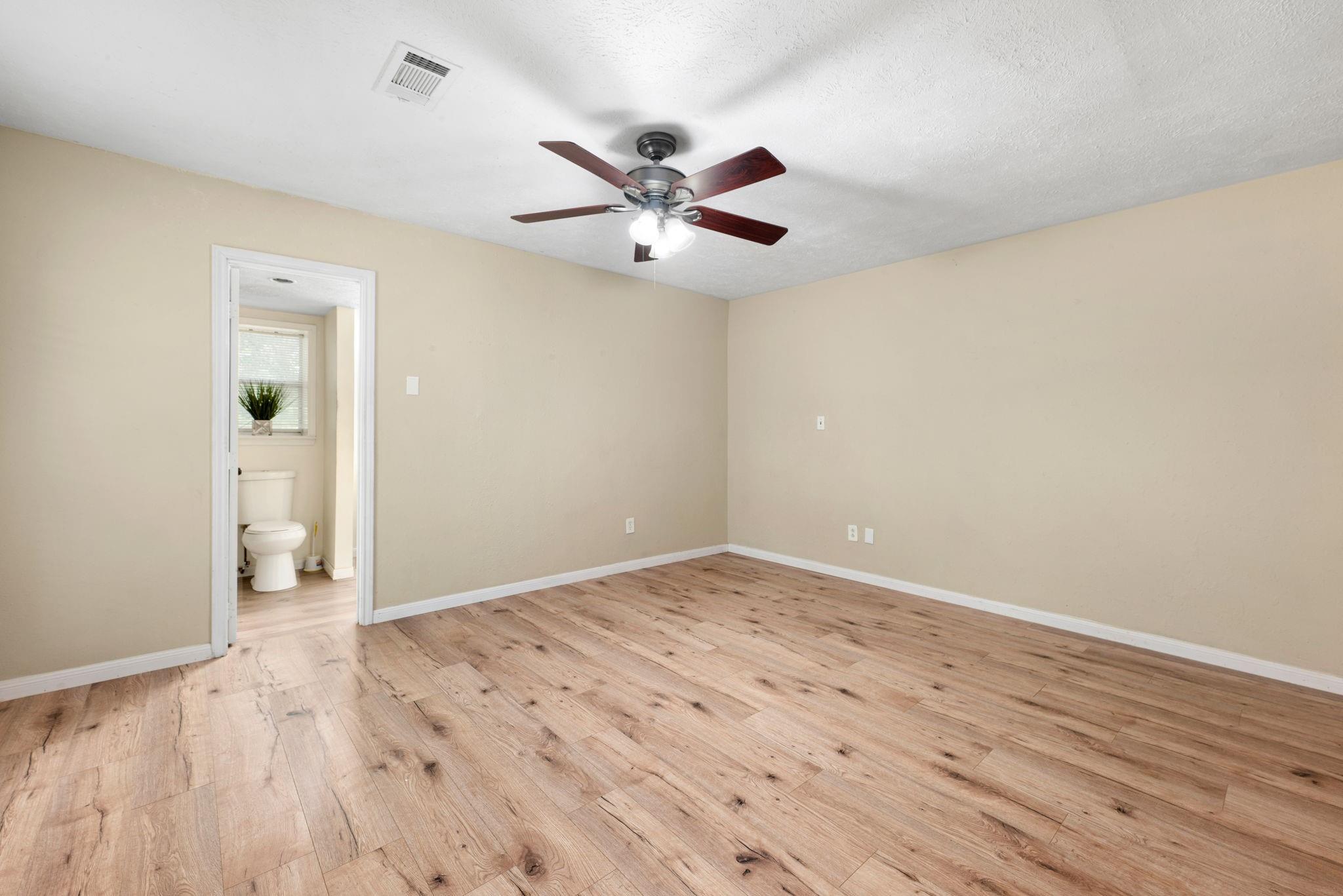 5944 Noel Lane