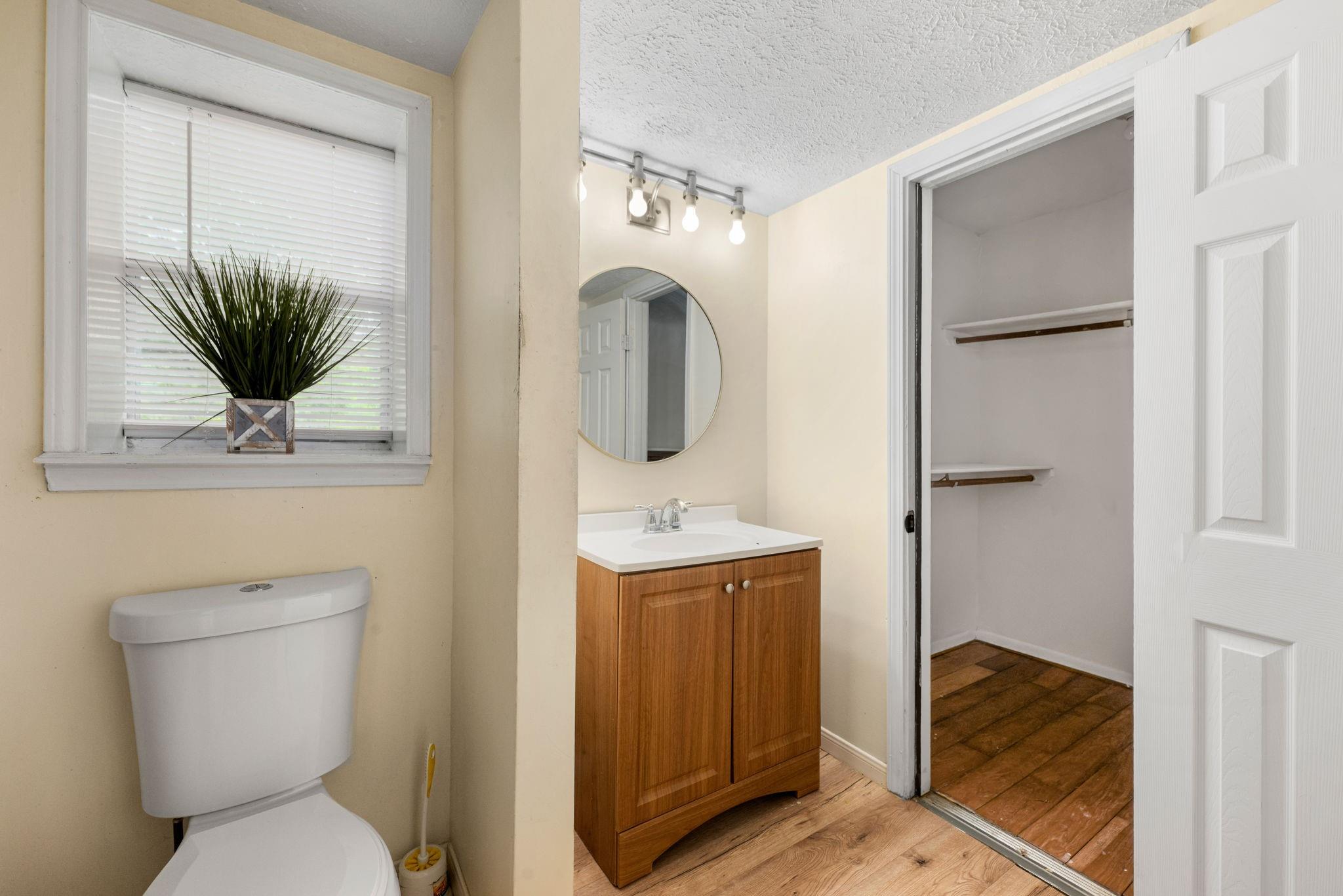 5944 Noel Lane