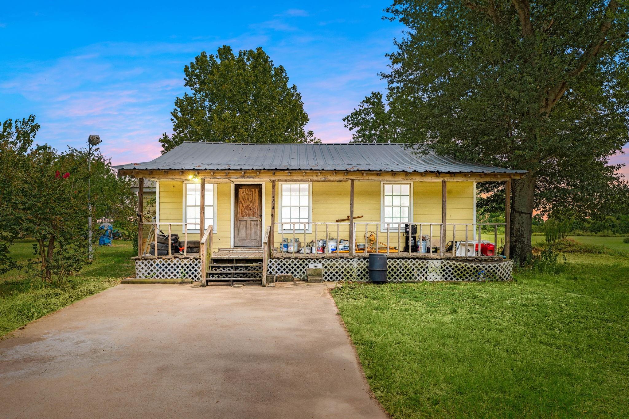 5944 Noel Lane