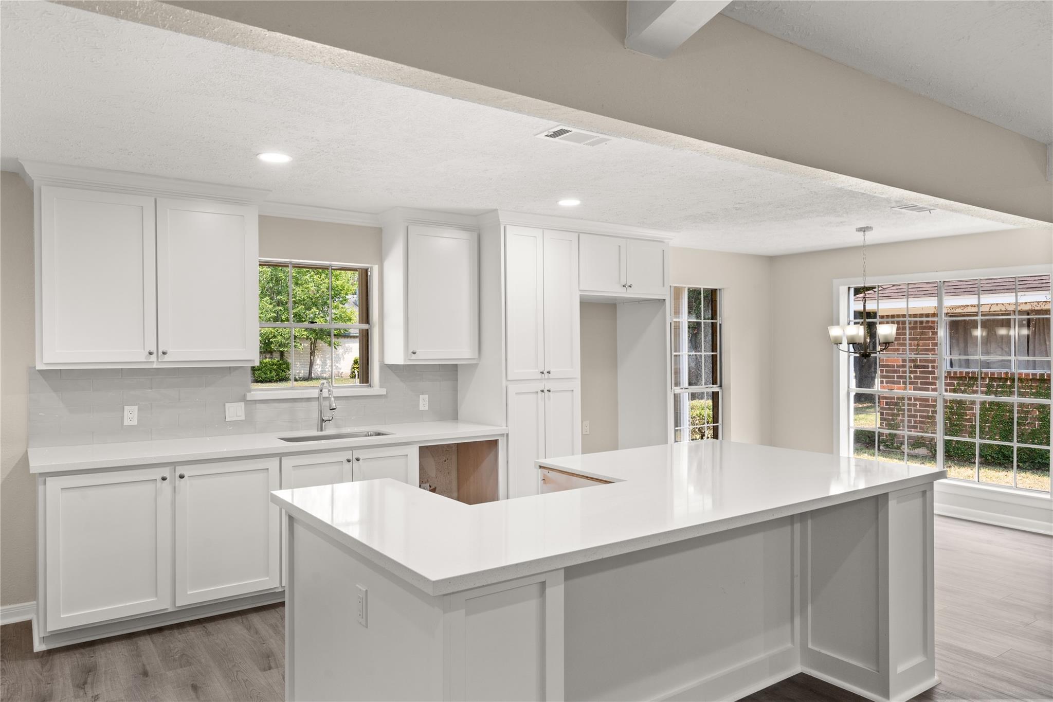 11907 Windlake Drive