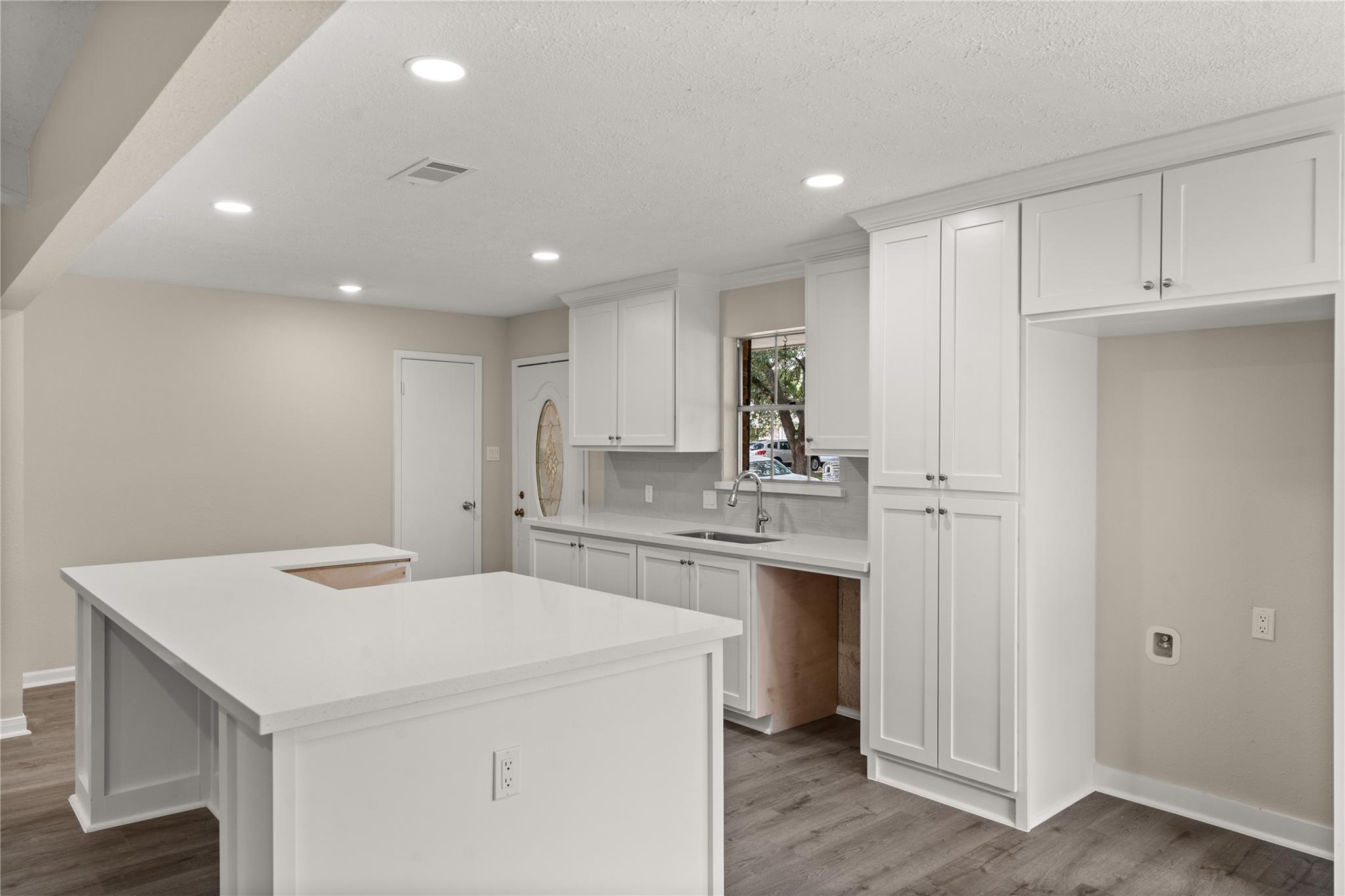 11907 Windlake Drive