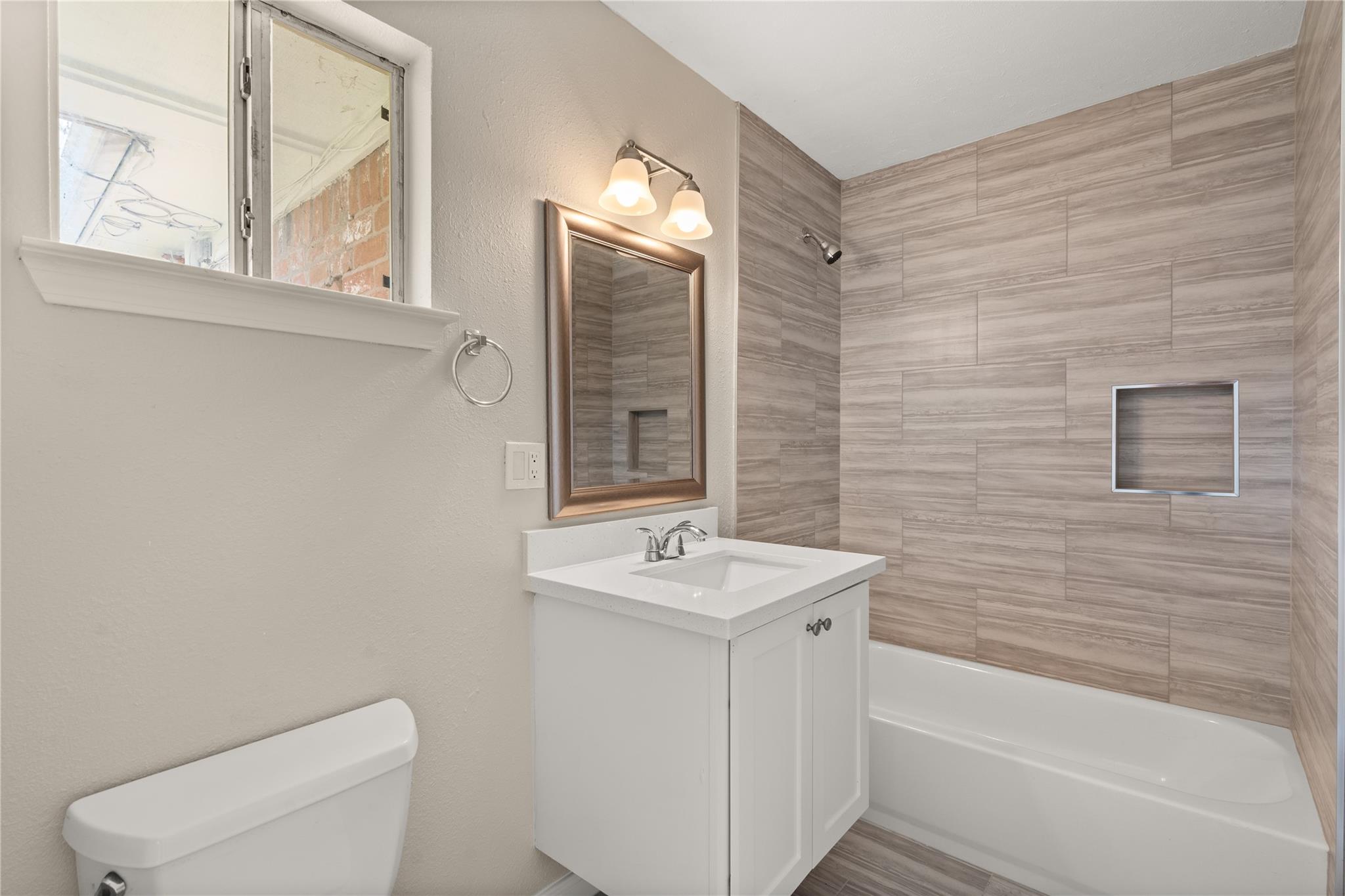 11907 Windlake Drive