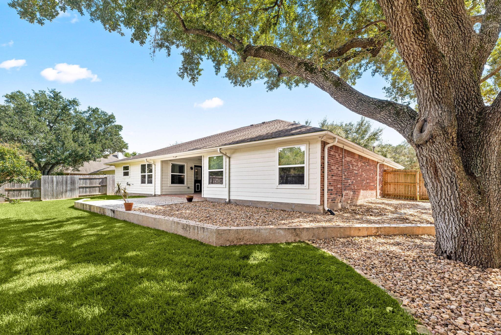6031 Whispering Lakes Drive, Katy