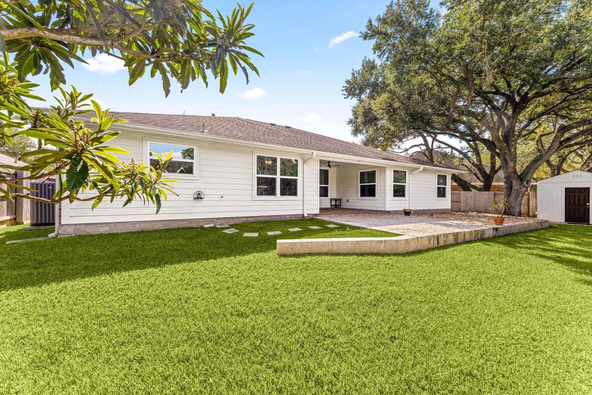 6031 Whispering Lakes Drive, Katy