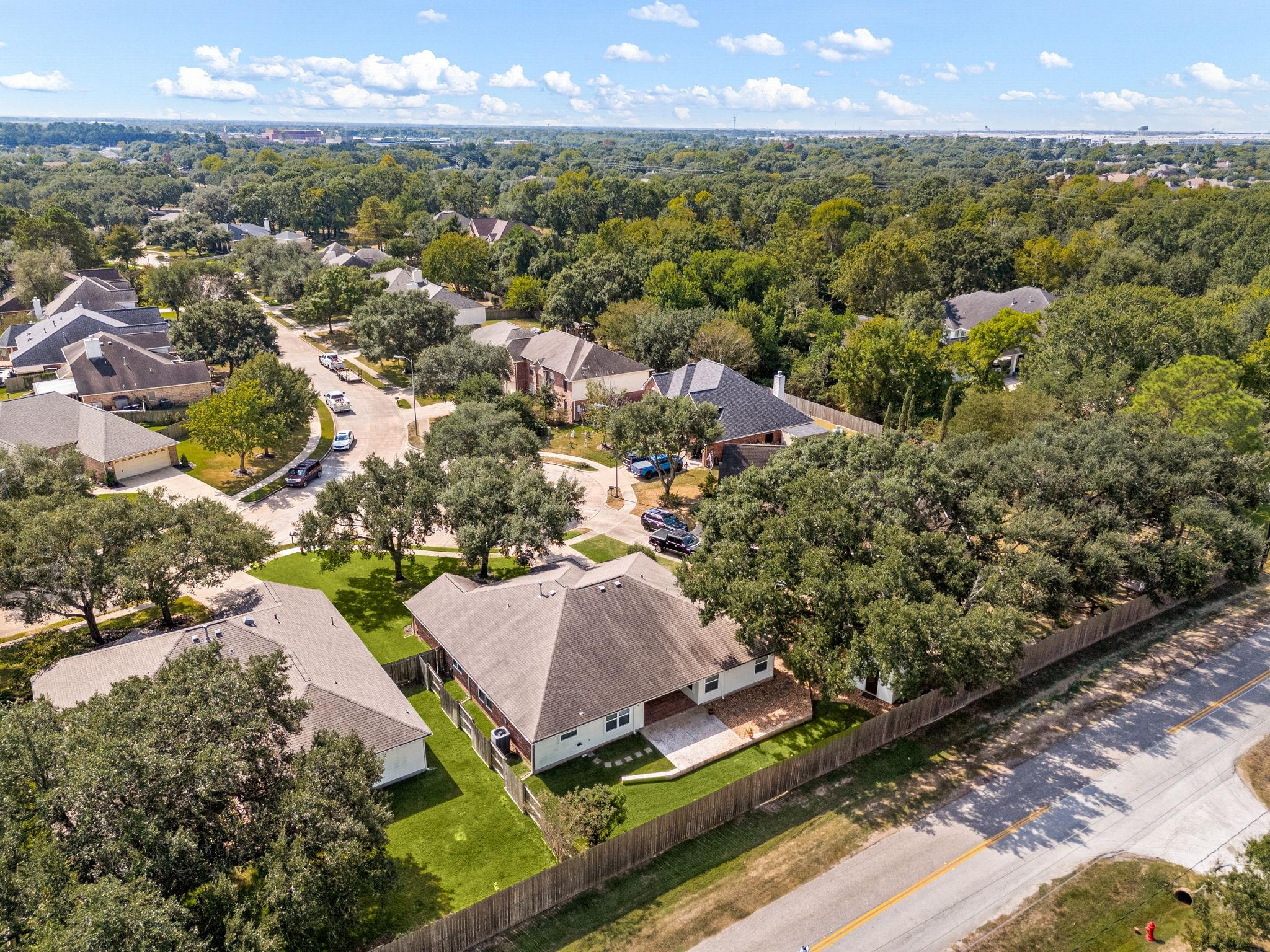6031 Whispering Lakes Drive, Katy