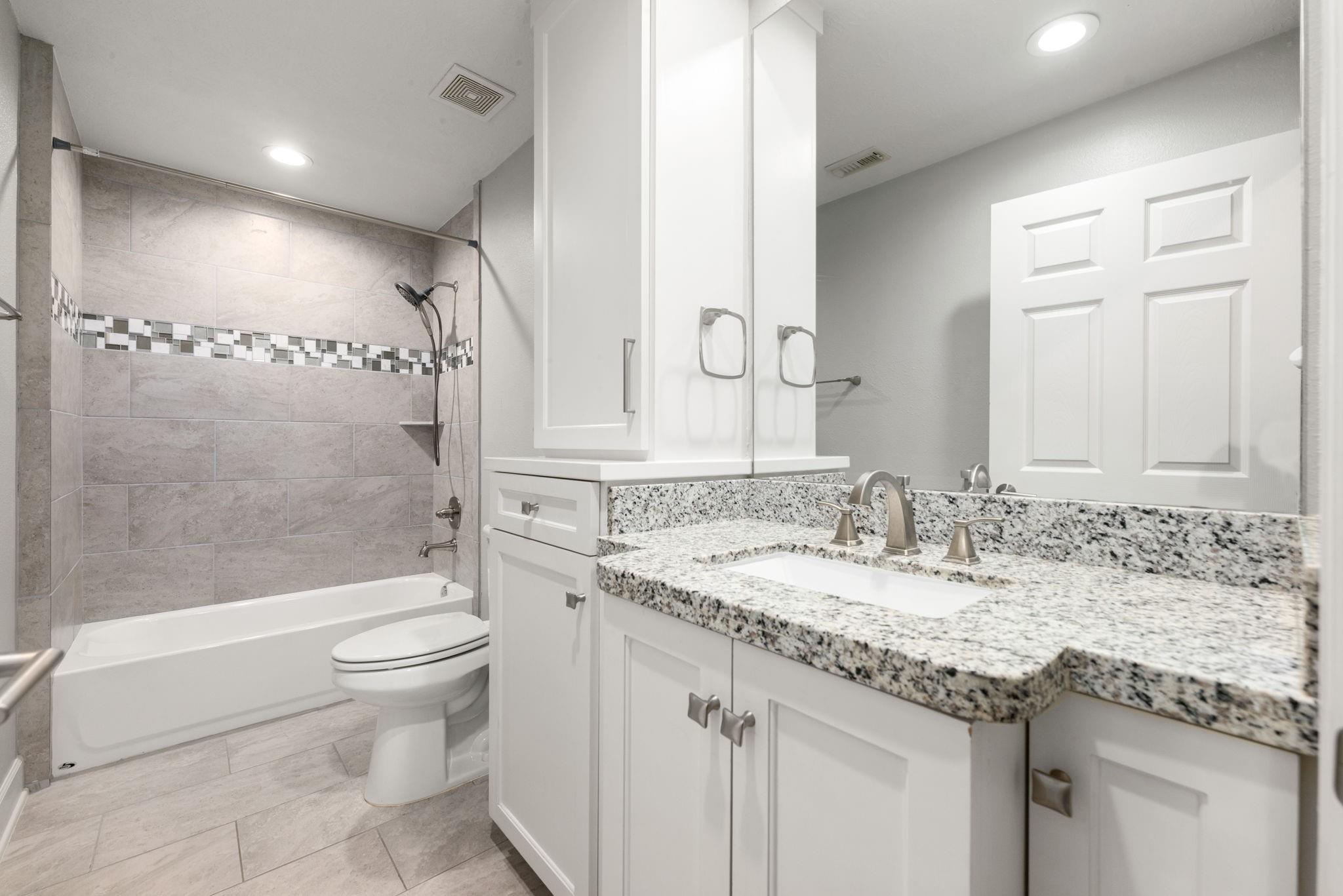 6031 Whispering Lakes Drive, Katy